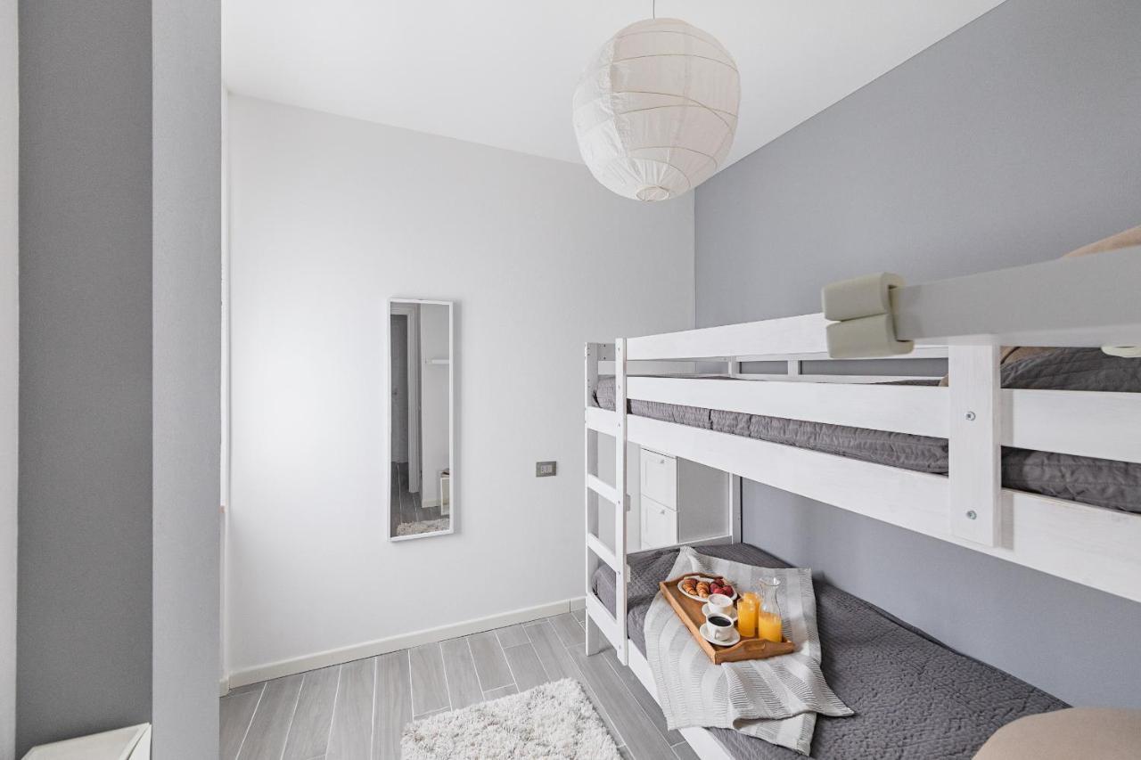 Appartamento Mazzini P1-25 By Wonderful Italy Сірміоне Екстер'єр фото